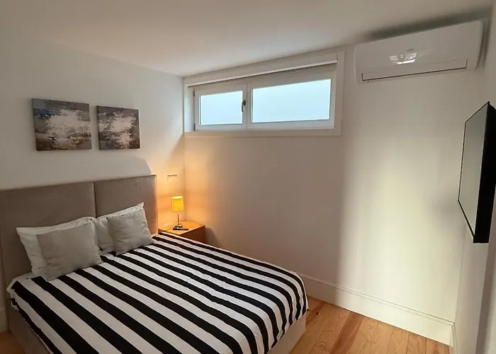 Flores Street - Center