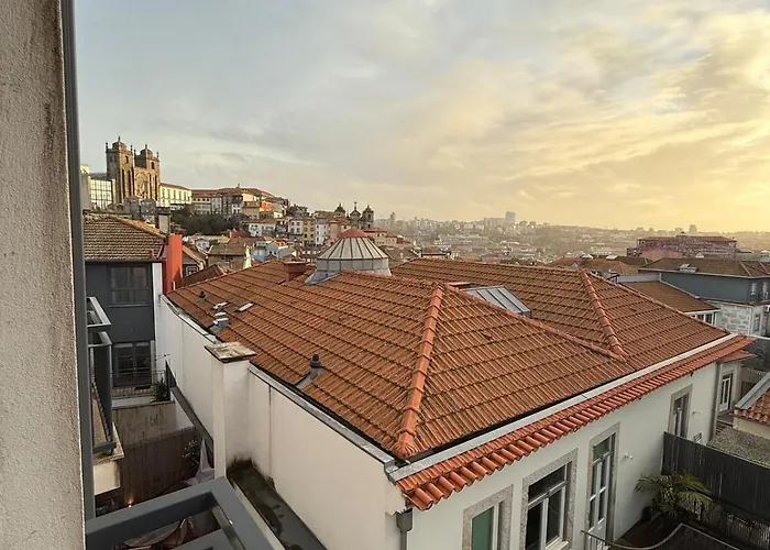 Flores Street - Center *