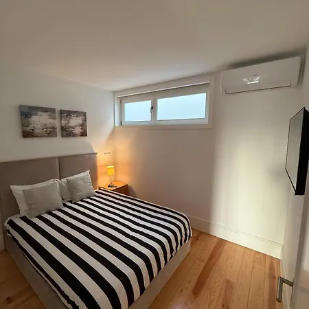 Flores Street - Center